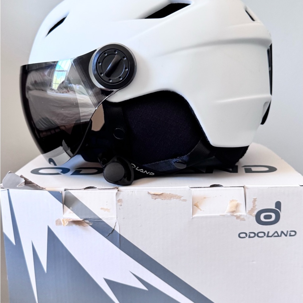 Odoland Ski Helmet with Ski Goggles men/ women